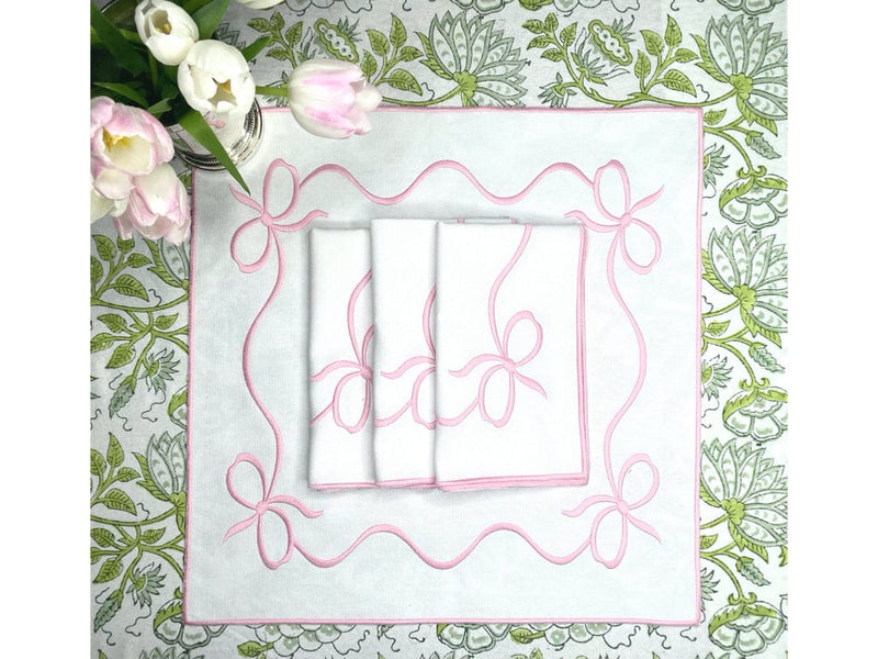 HMA DÉCOR White and Pink Bow Napkins (set of 4)